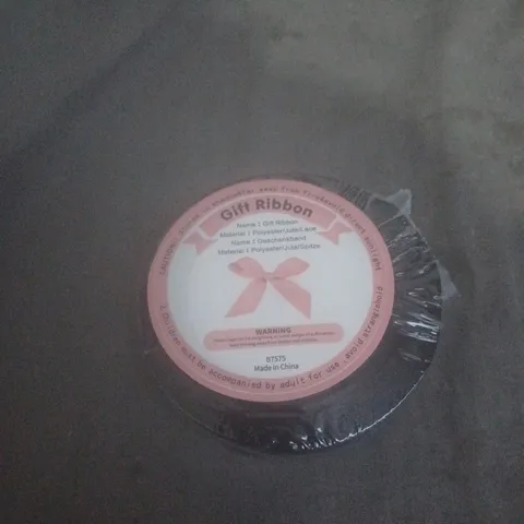 BOX OF APPROXIMATELY 20 ASSORTED HOUSEHOLD ITEMS INCLUDING GIFT RIBBON , STICK & STAY TAPE AND MOBILE PHONE USB