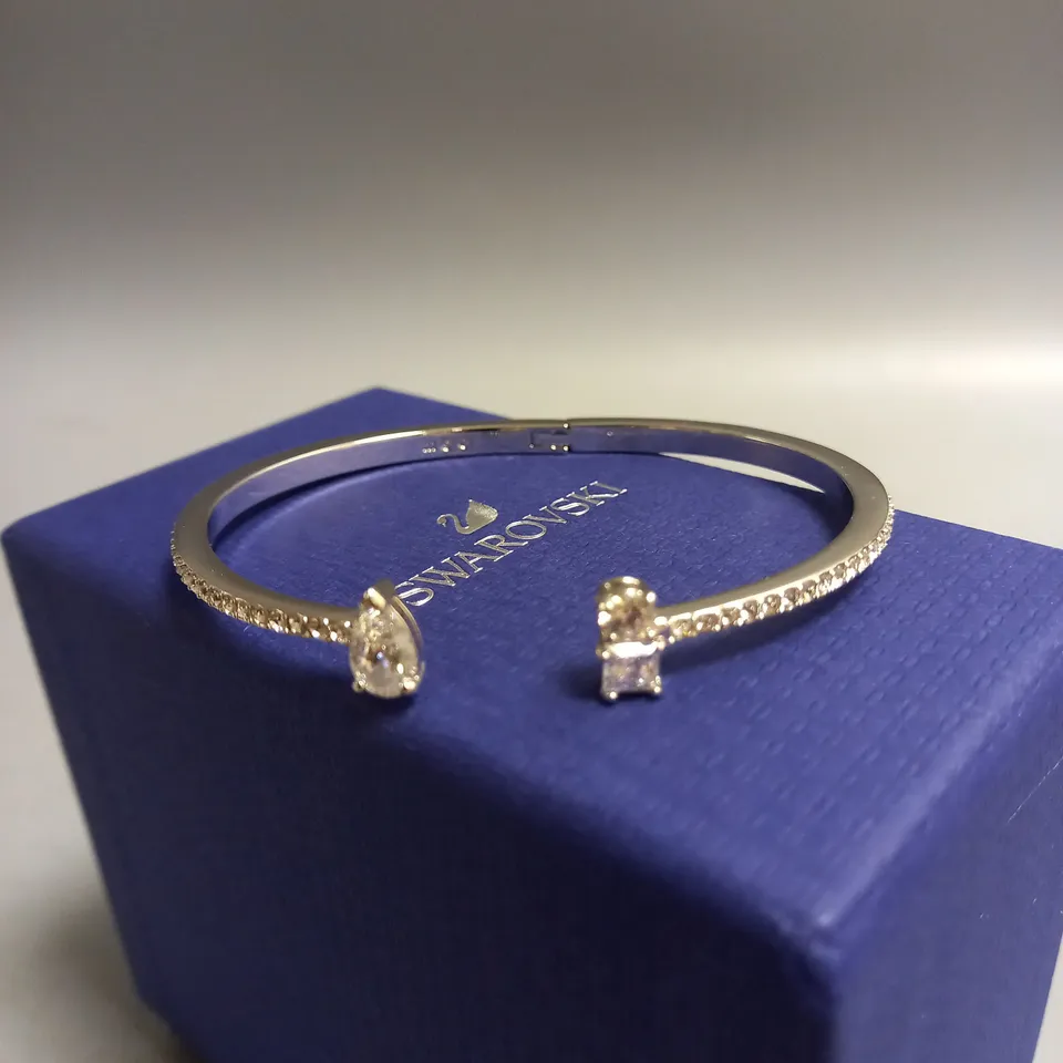 BOXED SWAROVSKI CUFF IN WHITE RHODIUM PLATED ZIRCONIA