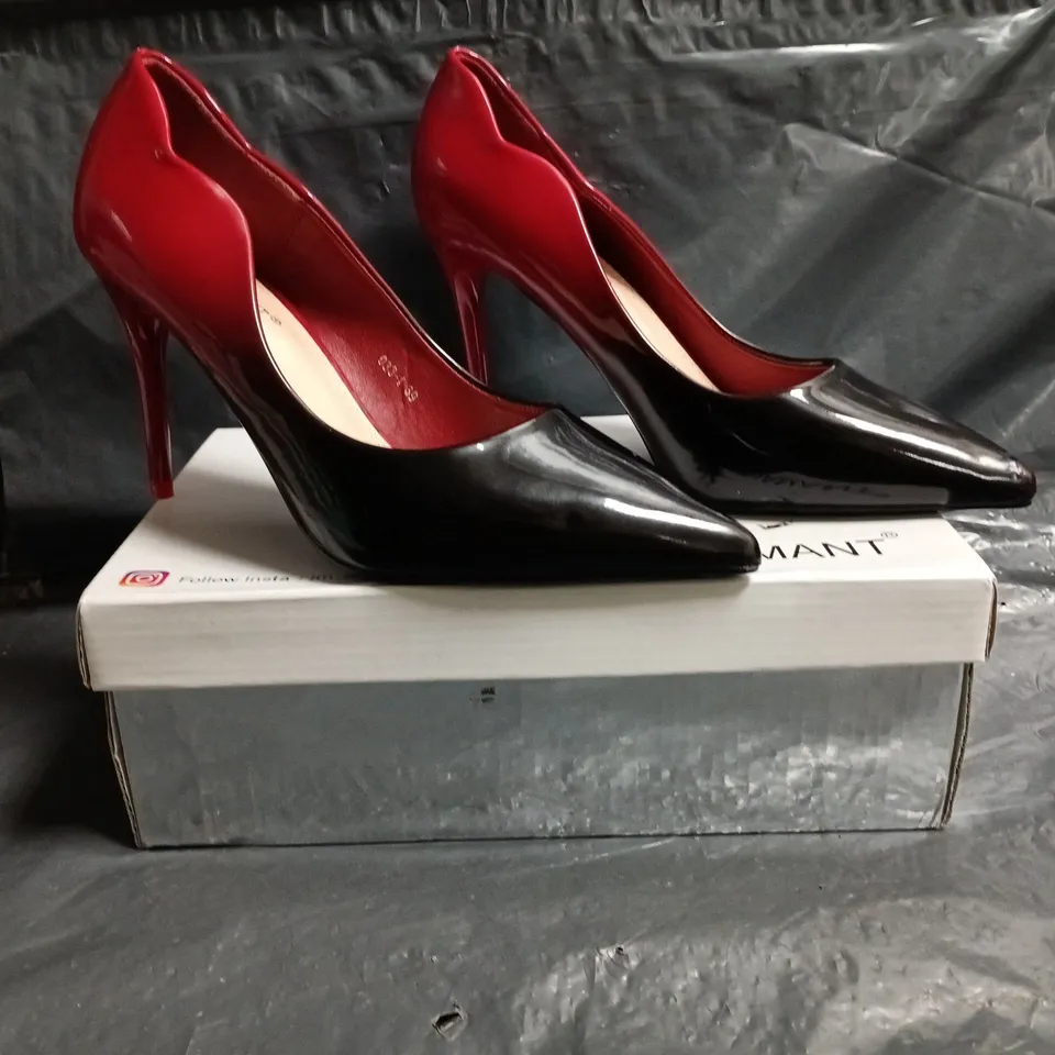 PAIR OF JM DIAMANT POINTED TOE STILETTO HEEL SHOES IN BLACK/RED GRADIENT SIZE EU 39