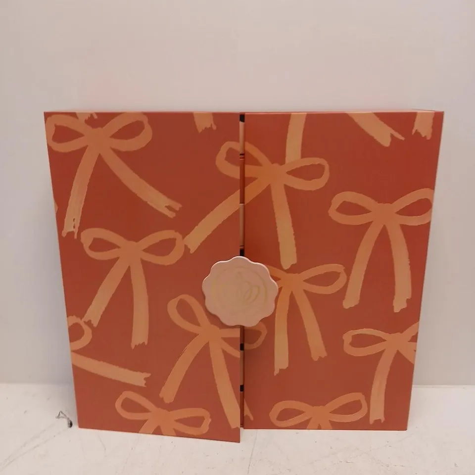 GLOSSYBOX ADVENT CALENDAR – 25 DAY COUNTDOWN GIFT (ORANGE GIFT BOX)