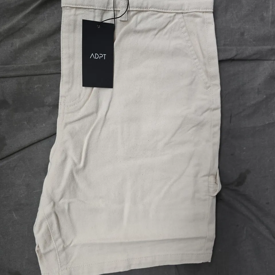 ADPT SHORTS IN ECRU SIZE LARGE