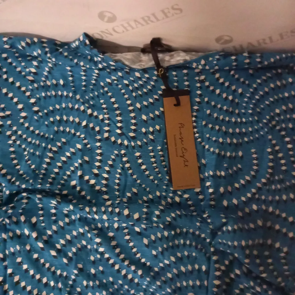 PHASE EIGHT GEO TOP SIZE 16