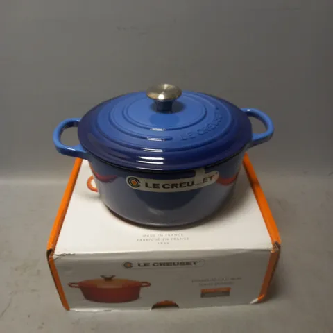 BOXED LE CREUSET CAST IRON COOKING POT IN BLUE