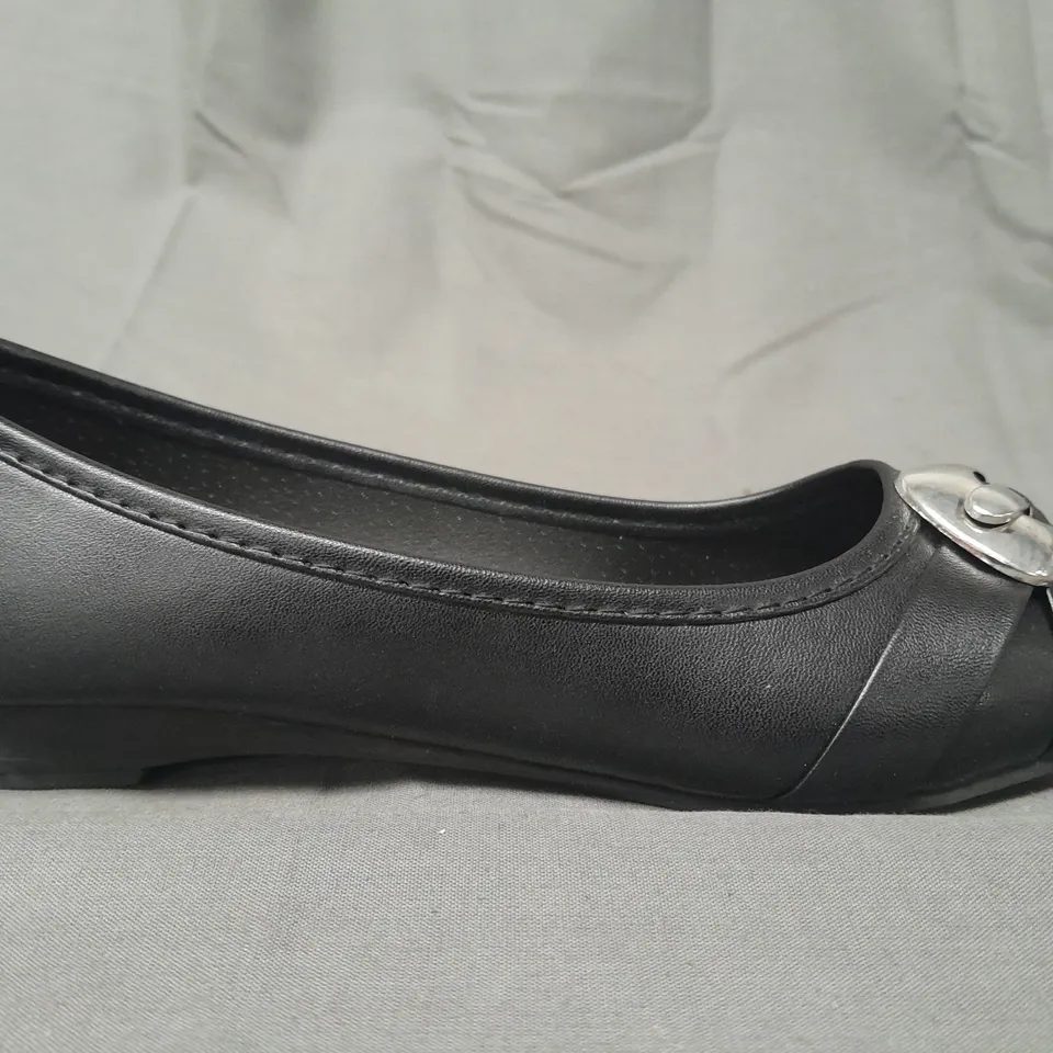 BOXED PAIR OF SOFIA PEEP TOE SLIP-ON SHOES IN BLACK EU SIZE 37