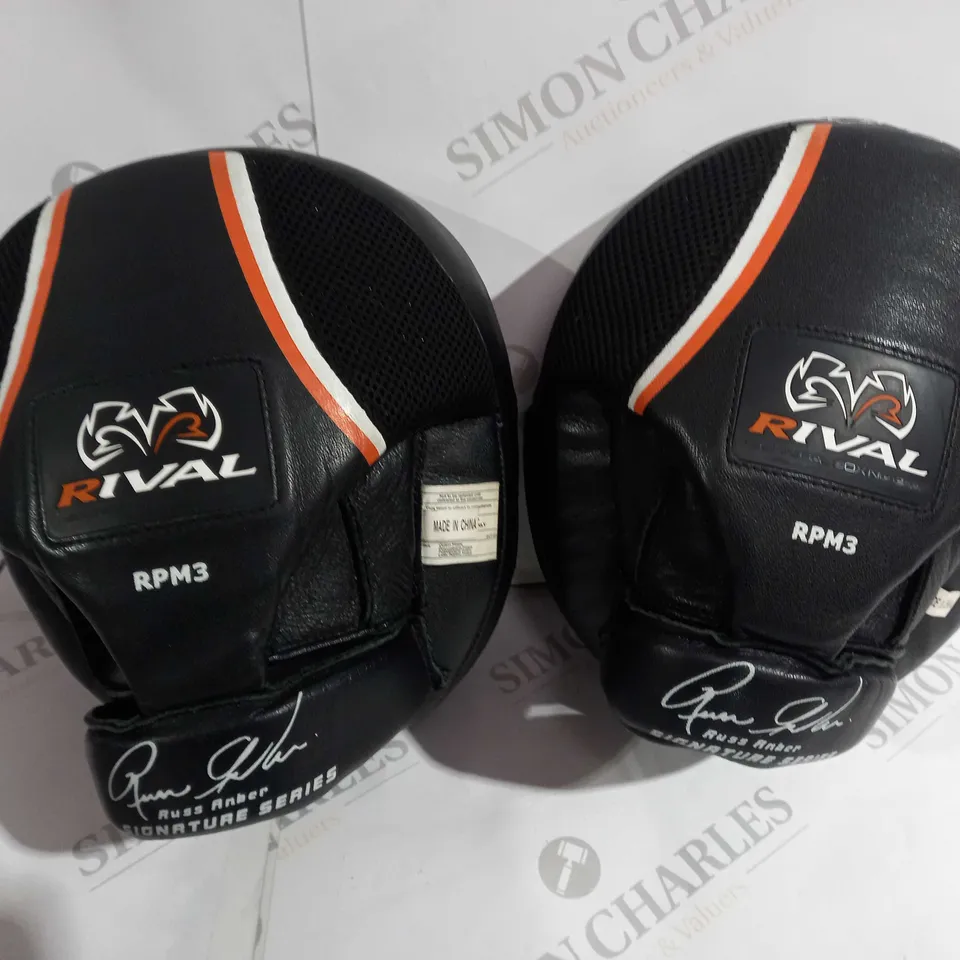 RIVAL RUSS ANBER SIGNATURE SERIES BOXING PADS