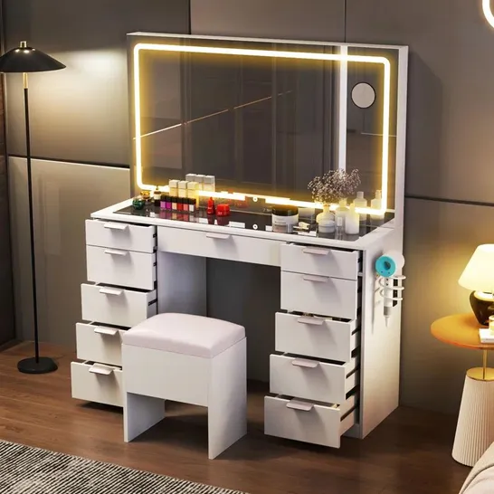 Lot 3004: BOXED ANNSLEY DRESSING TABLE WITH MIRROR (2 BOXES) - 5136807 ...