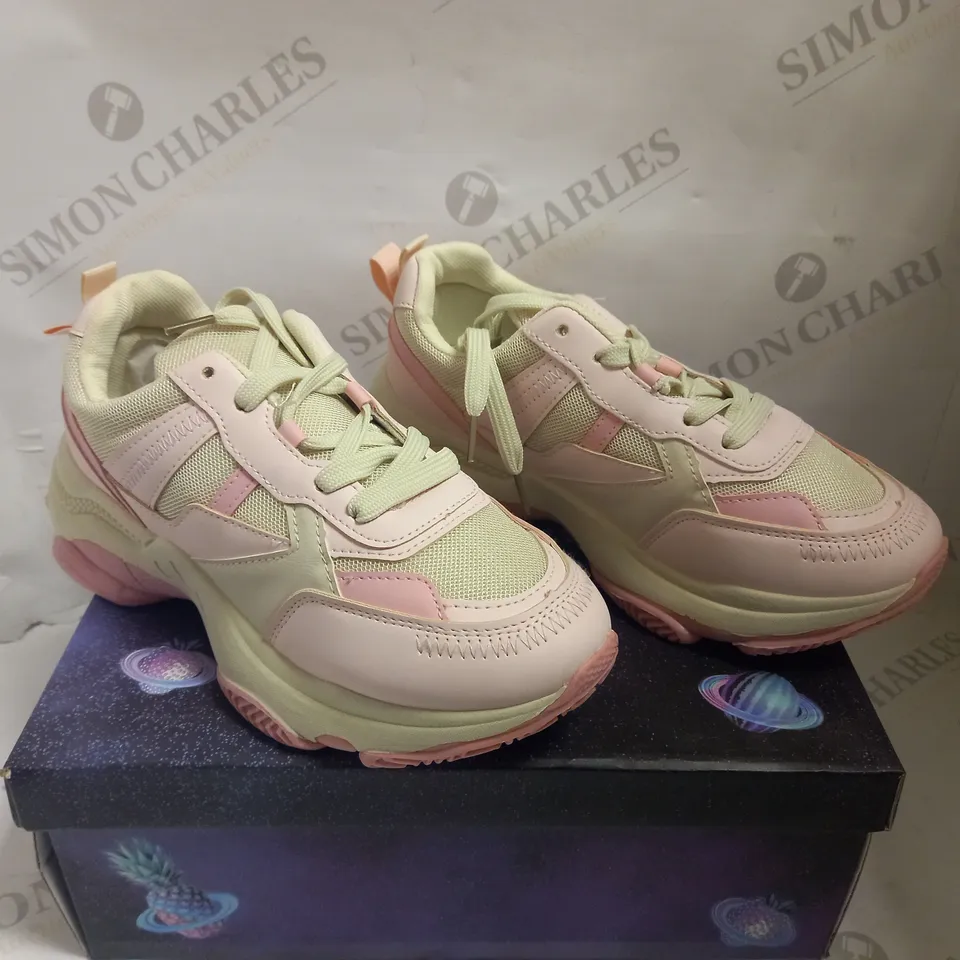 KOI VEGAN JACK TALIA PINK SNEAKERS - SIZE 5