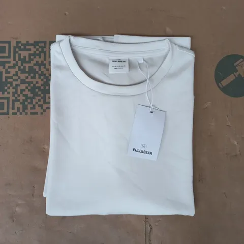 PULL & BEAR T-SHIRT IN CREAM SIZE XL