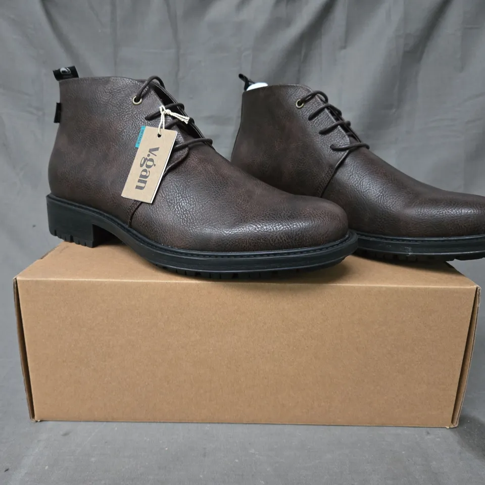 BOXED PAIR OF V.GAN CHUKKA SHOES IN BROWN EU SIZE 42