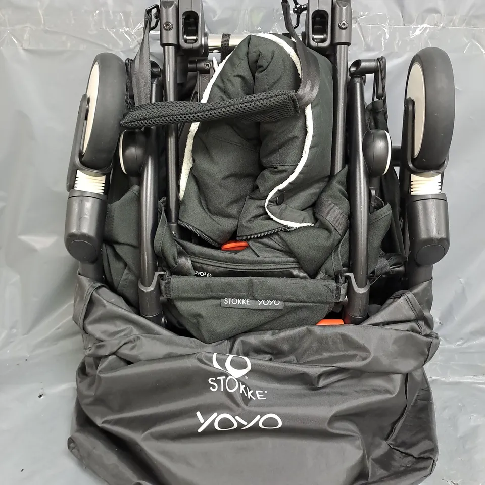 STOKE YOYO PRAM IN BLACK