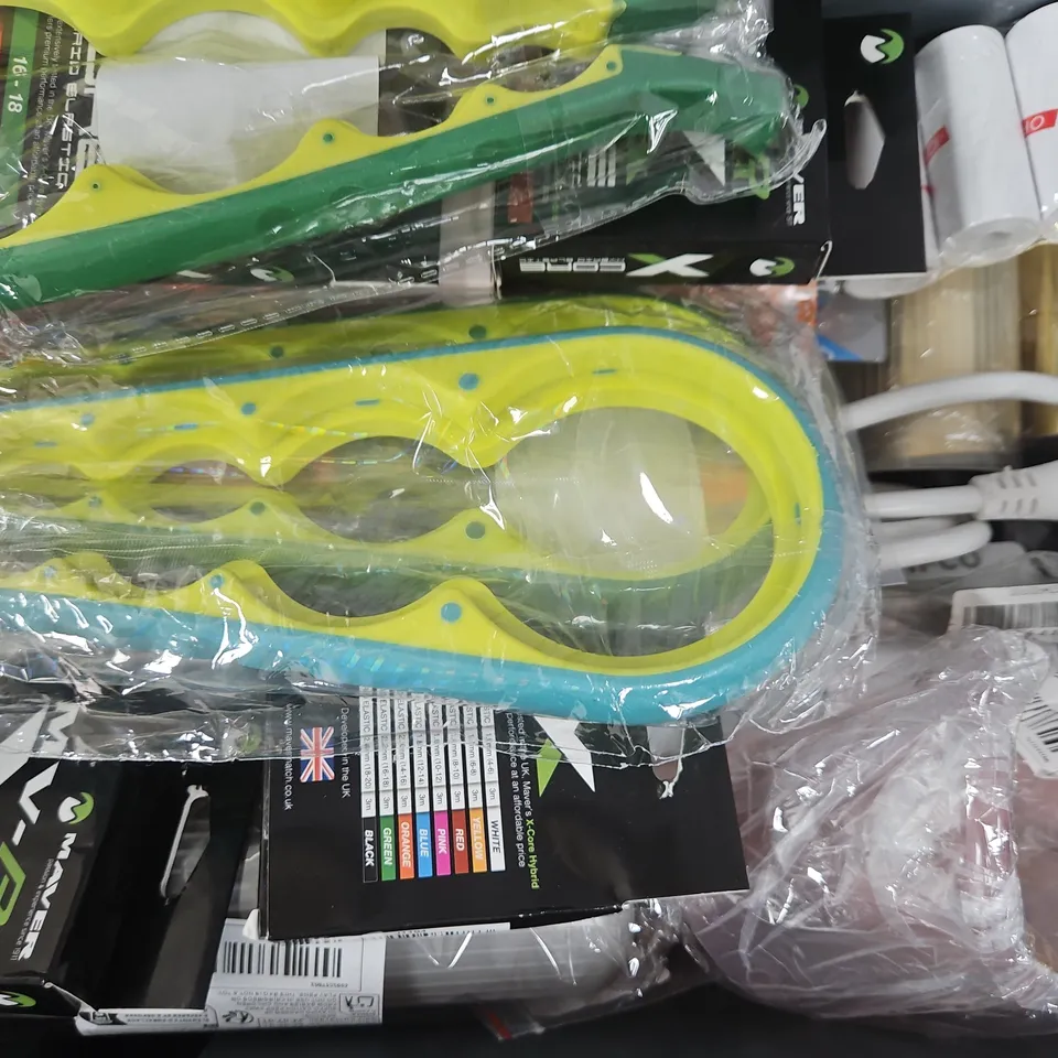 APPROXIMATELY 10 ASSORTED HOUSEHOLD ITEMS TO INCLUDE STAIN PEN, ETC