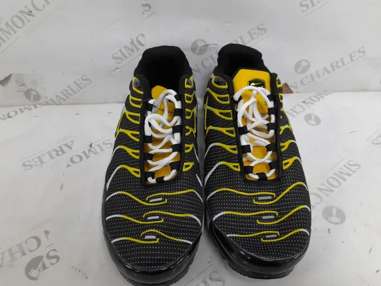 tn trainers black and white