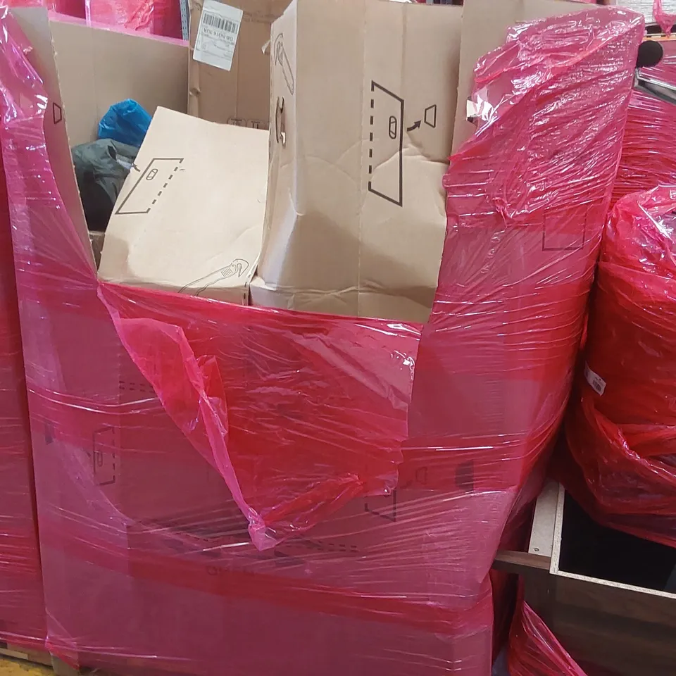 PALLET OF ASSORTED ITEMS INCLUDING: HEIGHT ADJUSTABLE CHILDREN'S CHAIR, OVERSIZED FOLDING CAMPING COT, TABLE EASEL, BABY BOOSTER SEST ECT