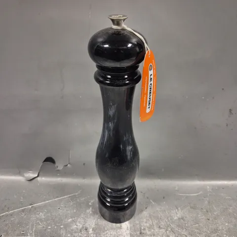 LE CREUSET PEPPER MILL