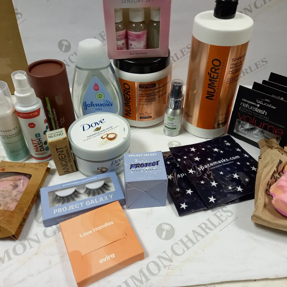 LOT OF ASSORTED HEALTH AND BEAUTY ITEMS APPROX. 30 ITEMS 