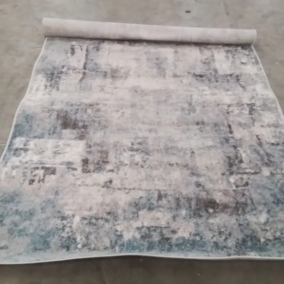 PALLET OF APPROXIMATELY 25 QUALITY DESIGNER RUGS