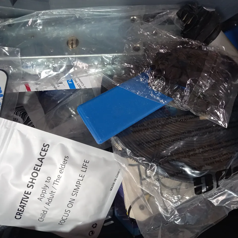 LOT OF APPROXIMATELY 10 ASSORTED HOUSEHOLD ITEMS TO INCLUDE PAINTBOX YARN, SHOLACES, EASTER SUNCATCHERS, ETC