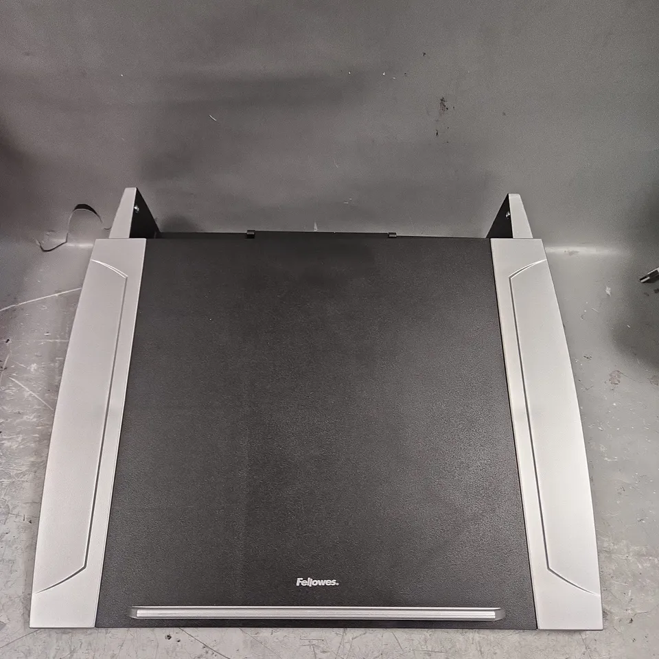 BOXED FELLOWES LAPTOP RISER 