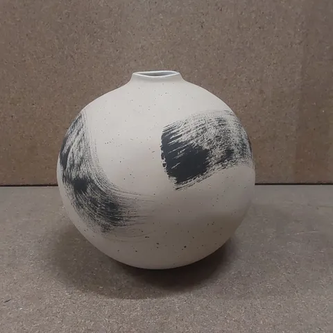 EDITED LIFE BRUSHED STROKE VASE 21CM