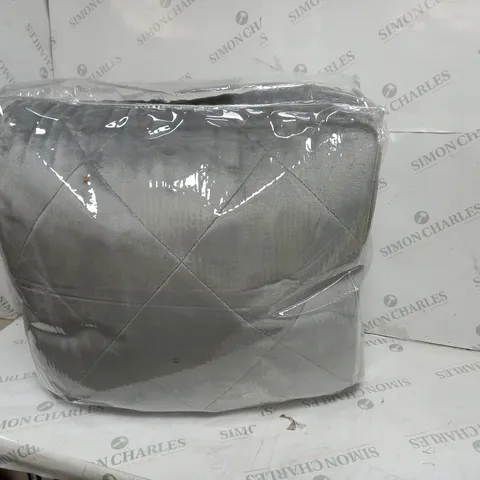 VELVETSOFT AND ULTRA FLUFFIE BEDSPREAD 250/260CM