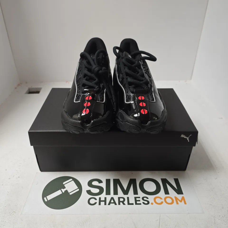 BOXED PAIR OF PUMA LA FRANCE FAST & FURIOUS TRAINERS IN BLACK/BRIGHT MANGO - UK 10