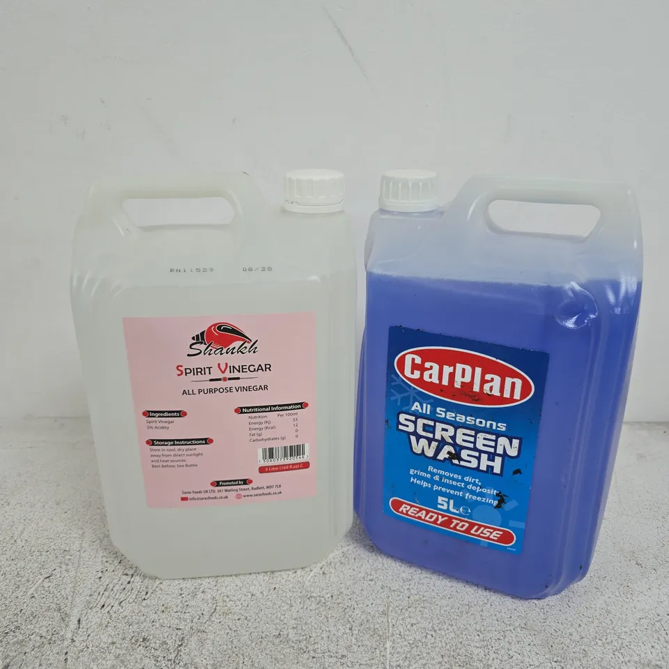 APPROXIMATELY 4 ASSORTED LIQUIDS TO INCLUDE CARPLAN SCREEN WASH, SPIRIT VINEGAR