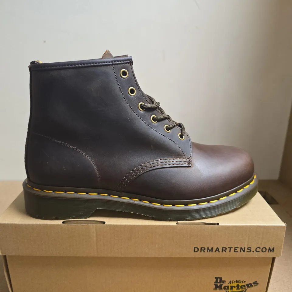 BOXED PAIRO OF DR. MARTENS DARK BROWN CRAZY HORSE BOOTS – UK 9