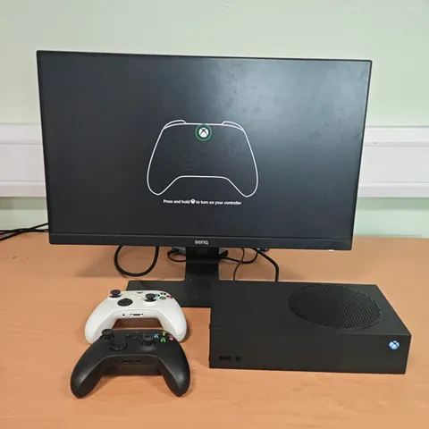 XBOX SERIES S 1TB DIGITAL EDITION CONSOLE IN BLACK WITH 2 CONTROLLERS