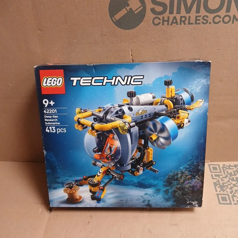 LEGO TECHNIC 9+ DEEP SEA RESEARCH SUBMARINE BOXED