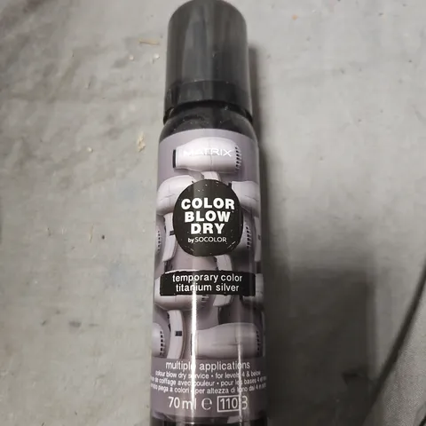BOX OF APPROXIMATELY 24 MATRIX COLOR BLOW DRY TEMPORARY COLOR SPRAY TITANIUM SILVER – 70ML 