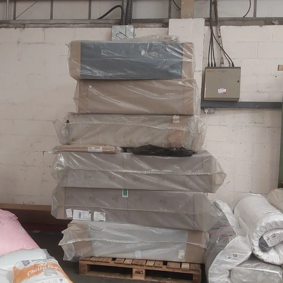 PALLET CONTAINING APPROXIMATELY 6x DIVAN BASE PARTS, 3x HEADBOARDS 