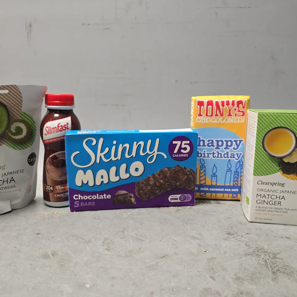 APPROXIMATELY 9 ASSORTED FOOD & DRINK ITEMS TO INCLUDE - SKINNY MALLO CHOCOLATE , ORGANIC JAPANSES MATCHA , TONY'S CHOCOLONELY ETC