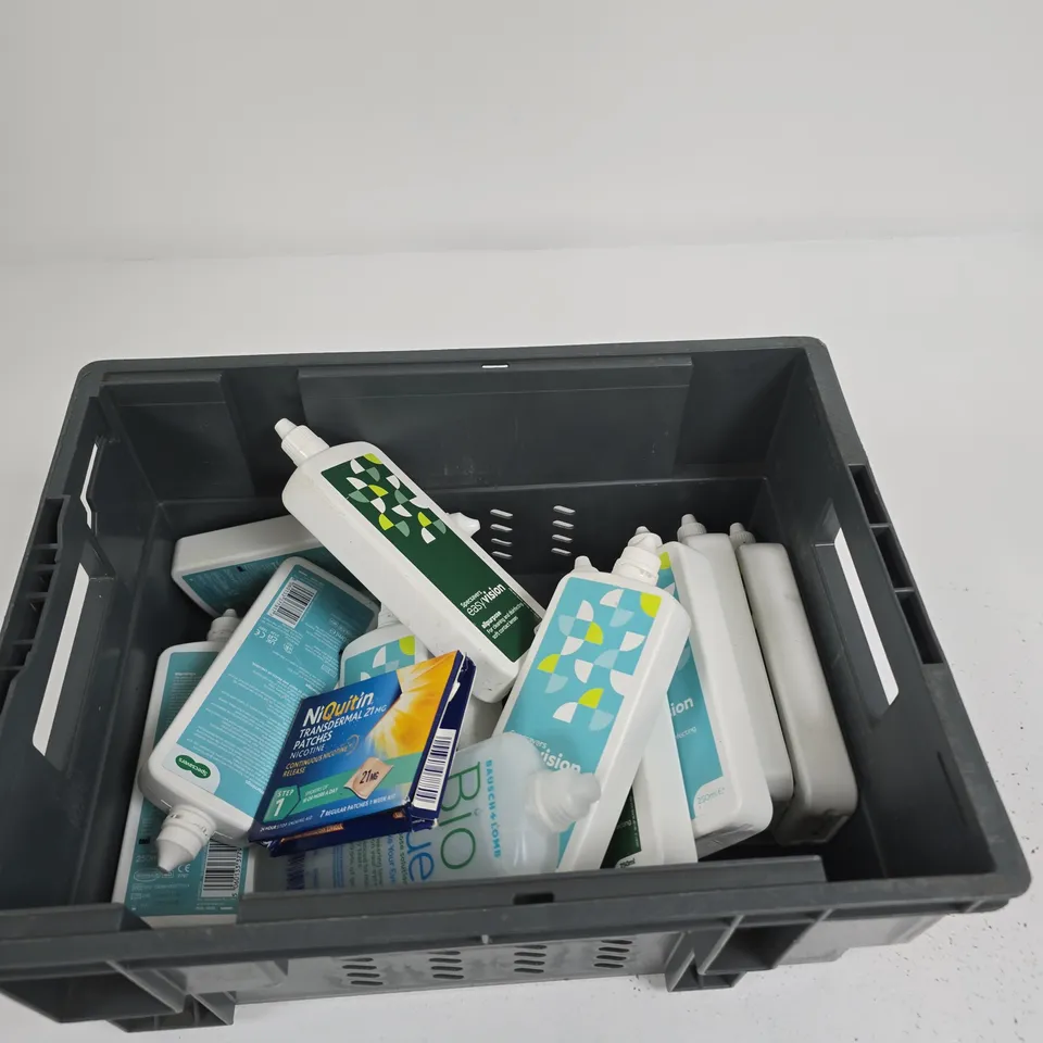 TOTE OF APPROXIMATELY 10 ASSORTED ITEMS INCLUDING SPECSAVERS EASY VISION EASIPURPOSE 250ML, BAUSCH + LOMB BIO TRUE MULTI-PURPOSE SOLUTION AND SPECSAVERS EASY VISION ALLPURPOSE 250ML