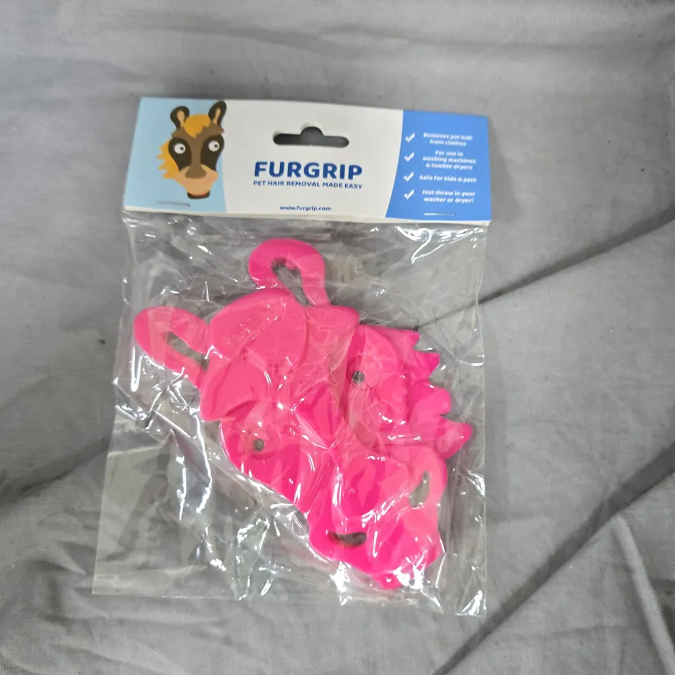 APPROXIMATELY 120 FURGRIP LAUNDRY PET HAIR REMOVERS - HORSE
