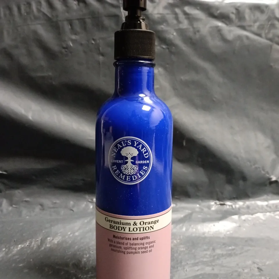 NEAL'S YARD GERANIUM & ORANGE BODY LOTION (200ML)