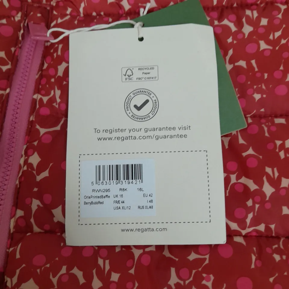REGATTA ORLA KELLY PRINTED BAFFLE COAT IN BERRY BUBB RED - UK 16