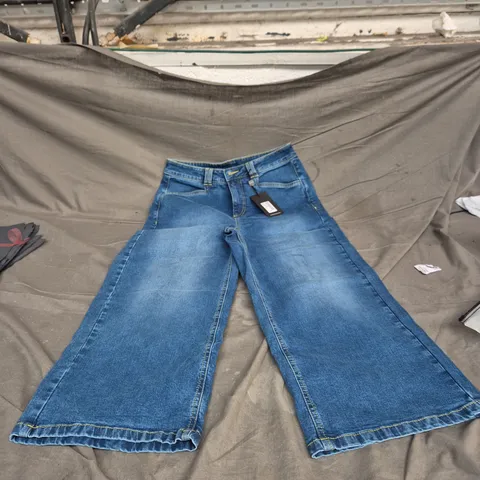 BLUE DENIM WIDE-LEG JEANS – TAG ATTACHED SIZE 12