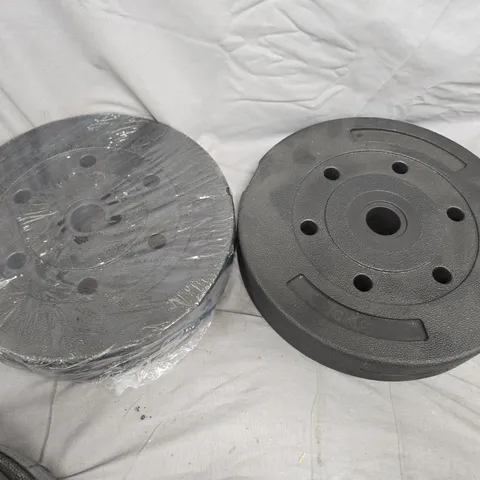 LOT OF 2 WEIGHTS - BLACK - 5KG PER WEIGHT