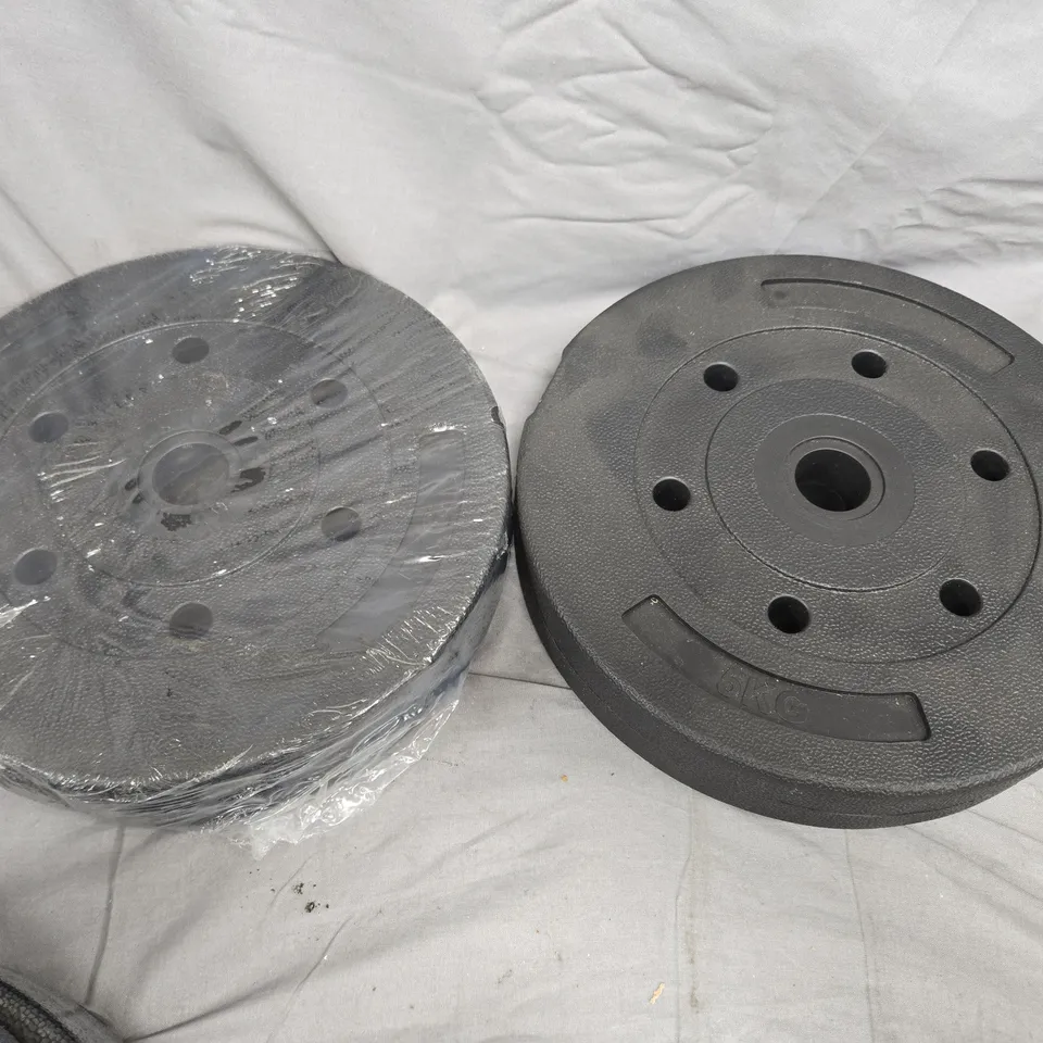 LOT OF 2 WEIGHTS - BLACK - 5KG PER WEIGHT