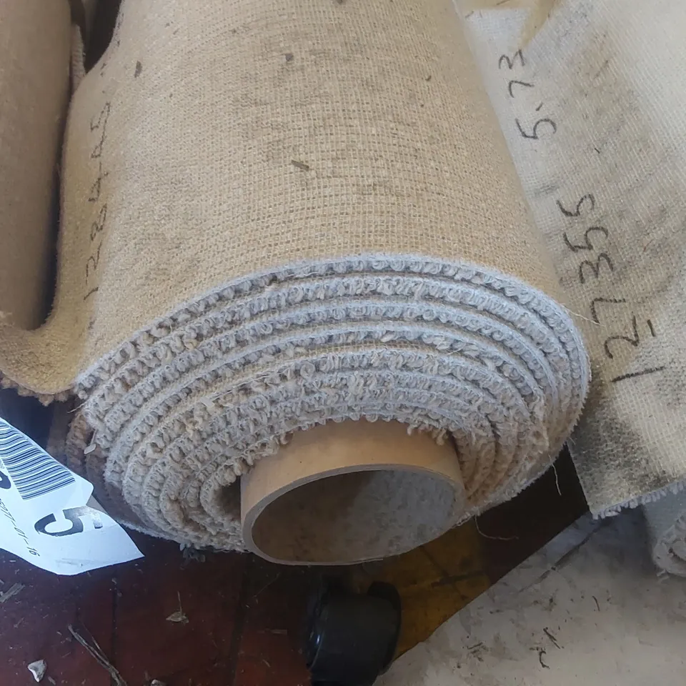 ROLL OF QUALITY LAKELAND HERD LOOP RYDAL CARPET - APPROXIMATELY 5 x 5.3m
