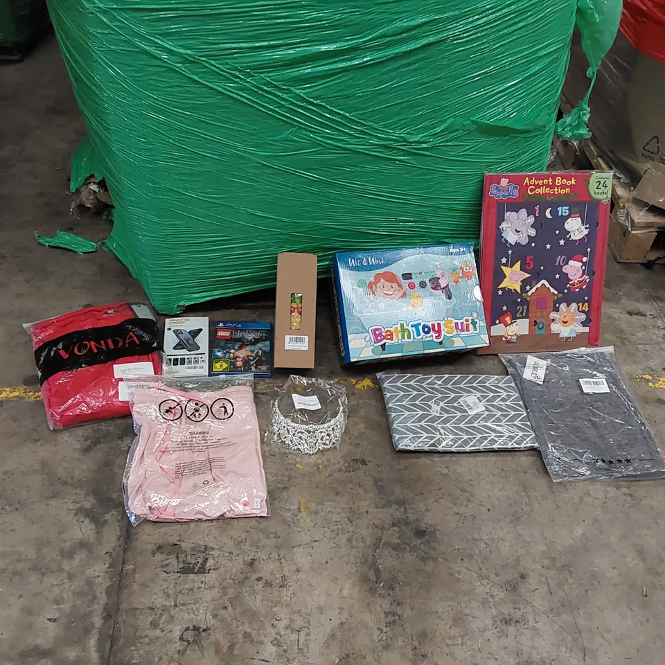 PALLET OF ASSORTED ITEMS INCLUDING: CHILDREN'S TOYS, PS4 GAME, PHONE CASES, TABLECLOTH, WATER BOTTLE, PEPPA PIG BOOK ADVENT, WOMEN'S CLOTHING, TIARA 