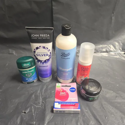 APPROXIMATEY 20 ASSORTED HEALTH AND BEAUTY PRODUCTS TO INCLUDE - CHILD'S FARM DETANGLING SPRAY - JOHN FRIEDA SILVER SHAMPOO AND MITCHUM STICK DEODORANT