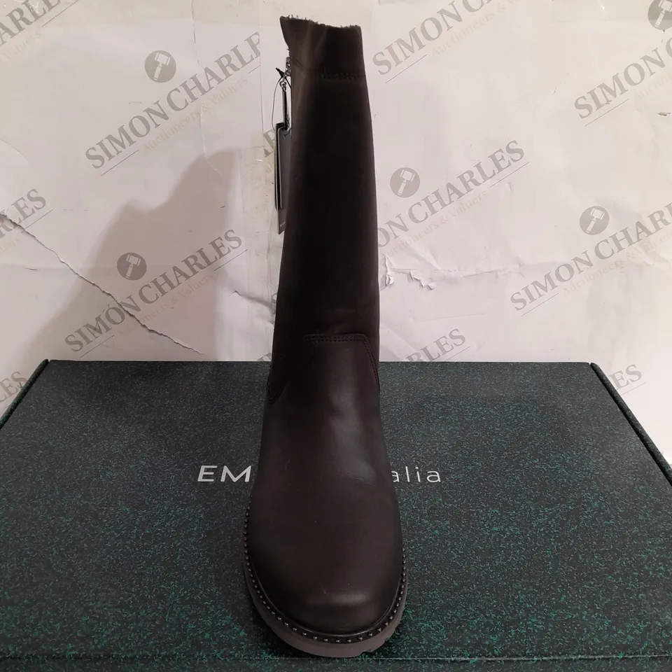 BOXED PAIR OF EMU AUSTRALIA EXPLORER YANCOAL WATERPROOF LEATHER & SUEDE MID-CALF BOOTS IN ESPRESSO BROWN, UK SIZE 6
