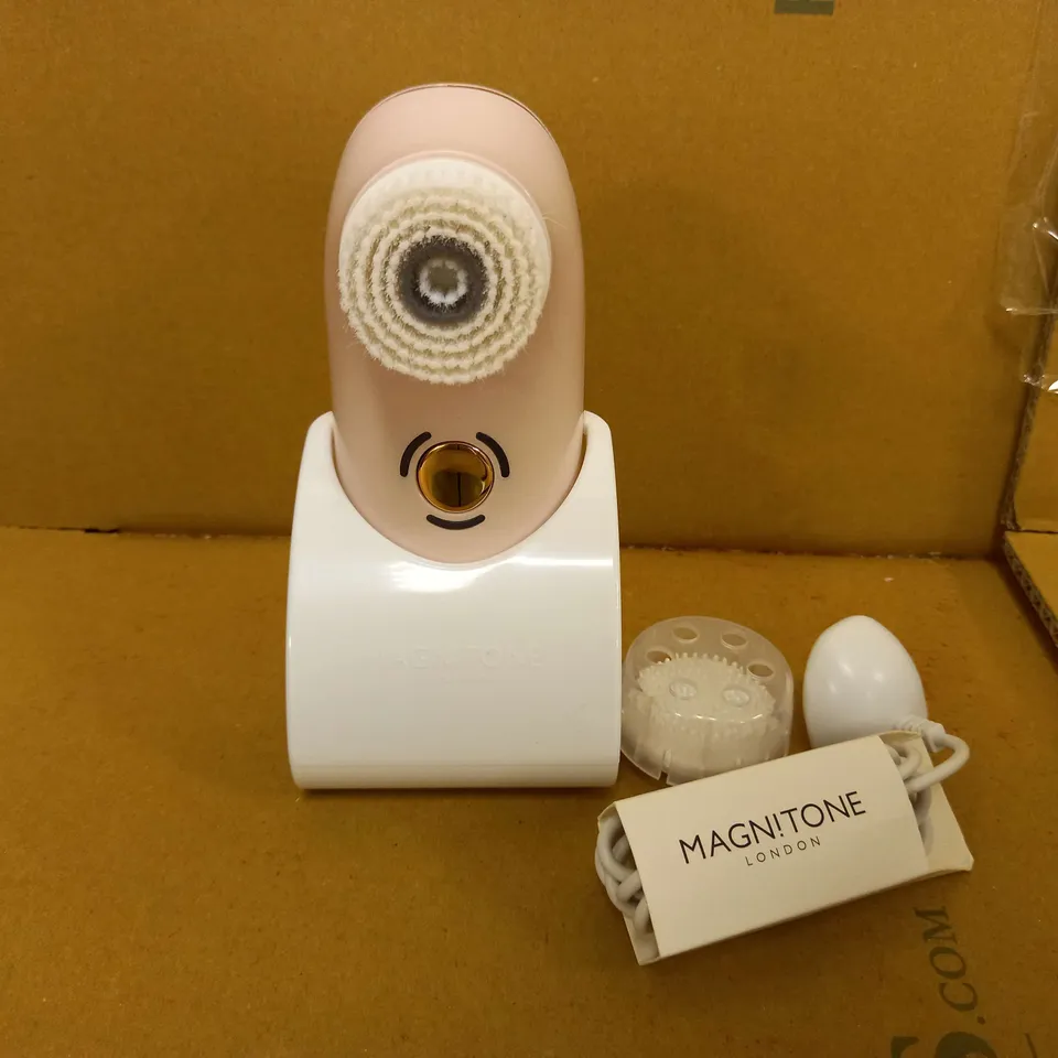 MAGNITONE LONDON BARE FACED 2 DAILY CLEANSING BRUSH
