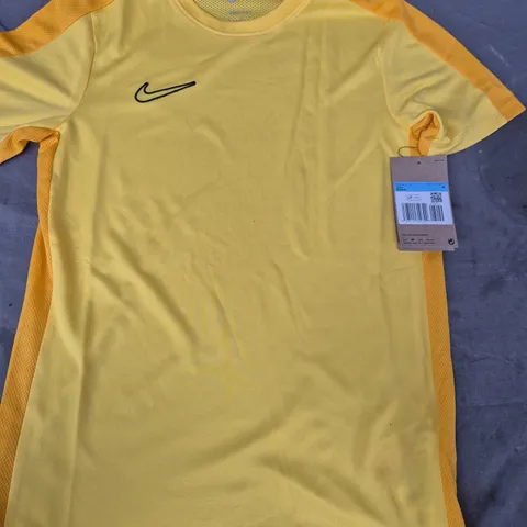 NIKE KID'S TOP IN YELLOW SIZE MEDIUM