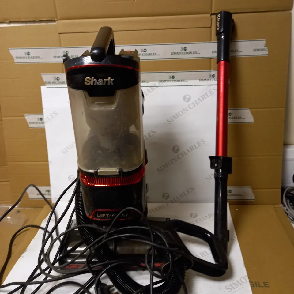 SHARK UPRIGHT VACUUM CLEANER NV602UKT