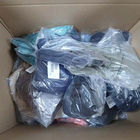BOX OF APPROXIMATELY 20 ASSORTED CLOTHING AND FASHION ITEMS IN VARIOUS STYLES, SIZES, AND COLOURS - COLLECTION ONLY