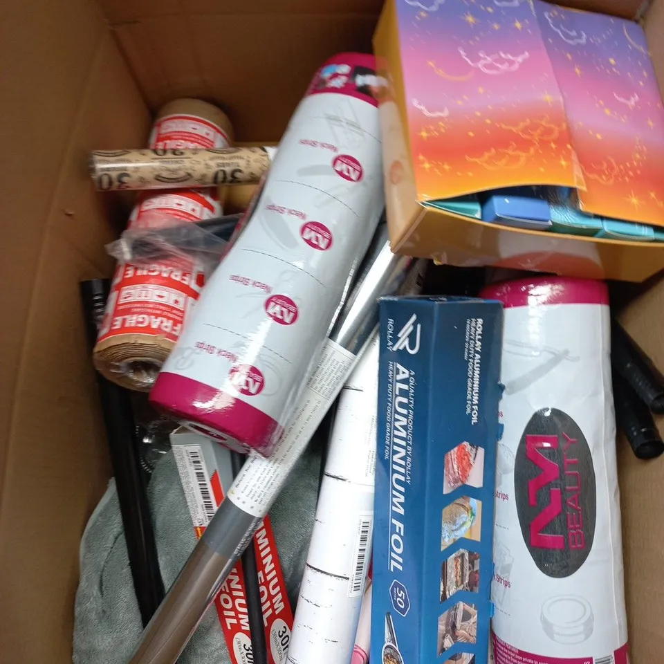 APPROXIMATELY 15 ASSORTED HOUSEHOLD PRODUCTS TO INCLUDE NECK STRIP , ,FOIL AND BROWN TAPE 