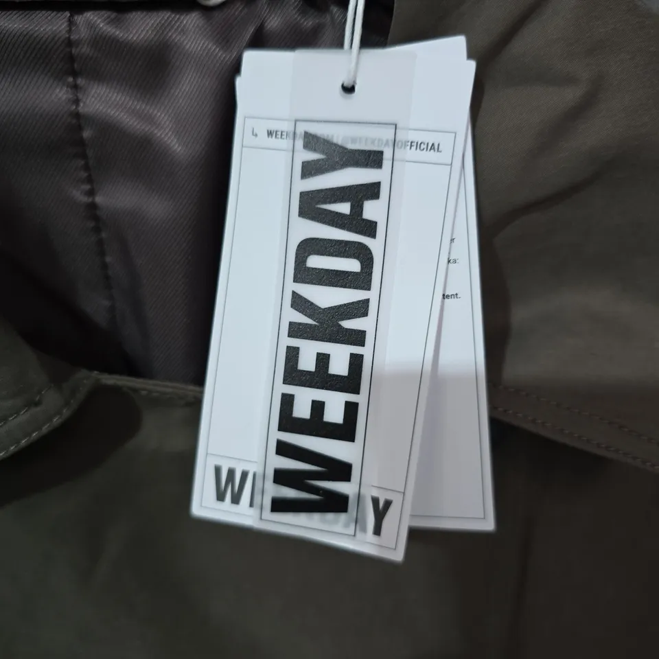 WEEKDAY TRENCH COAT – TAN, DOUBLE-BREASTED