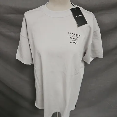 BLAKELY PRINTED TSHIRT IN ICE GREY SIZE L